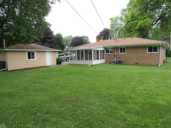 3rd image of 590 Meisner Rd