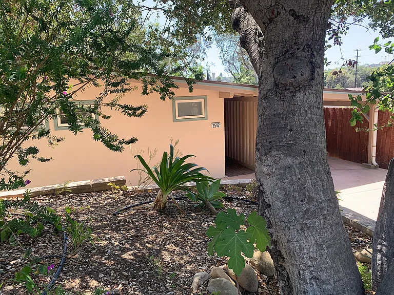 2542 Crescent Ave — Photo 36