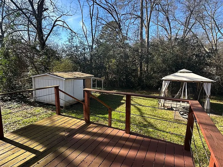51 Lawanna Dr — Photo 32