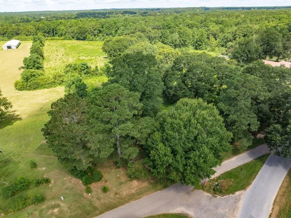 4 J Russel Rd, Sumrall, MS 39482