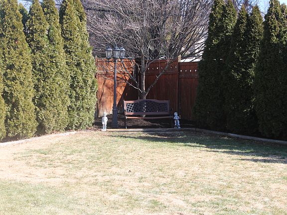 3rd image of 707 Francis Dr