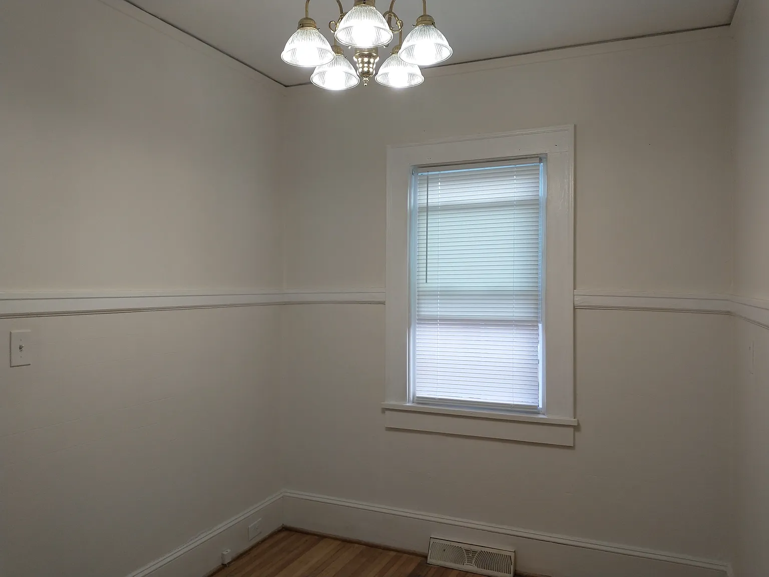 2 bed, 1.5 bath, 1200 sqft, $1,200 — Photo 4