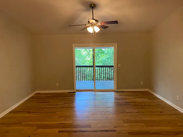 3 bed, 2.0 bath, 1232 sqft, $1,400 — Photo 4