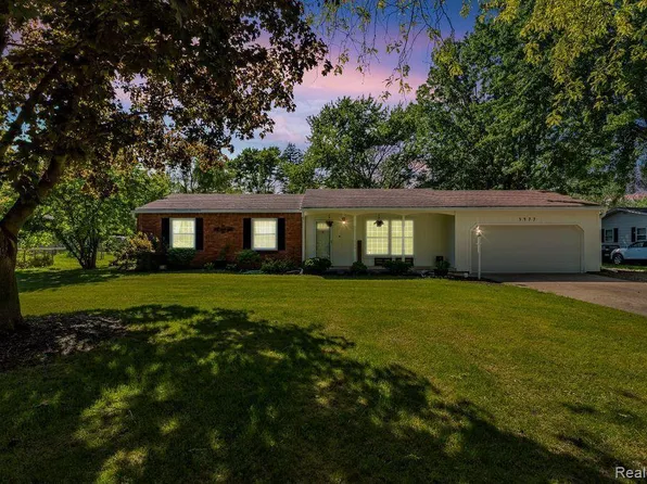 5477 N Seymour Rd, Flushing, MI 48433