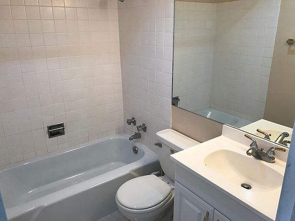 5th image of 4015 Bayshore Blvd APT 16E