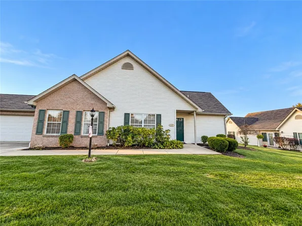 1043 Timberwood Dr, Beaver Falls, PA 15010