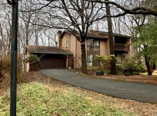 8617 Carlynn Dr, Bethesda, MD 20817