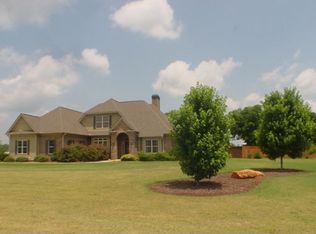 21 Hunters Overlook Dr, Senoia, GA 30276