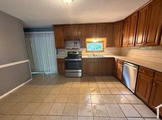 431 Scenic Dr, Saint Louis, MO 63137