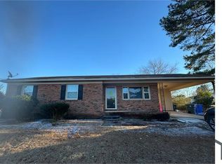 838 Fresno Dr, Fayetteville, NC 28303