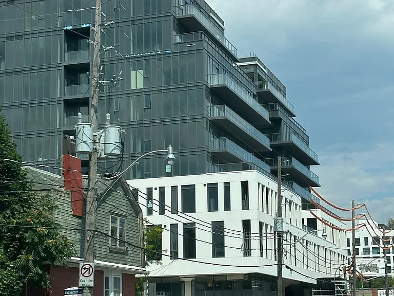 500 Dupont St #715 — Photo 2