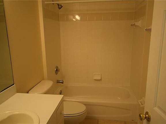 2nd image of 137 Country Lake Cir
