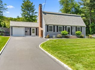 41 Ledgewood Dr, Danvers, MA 01923
