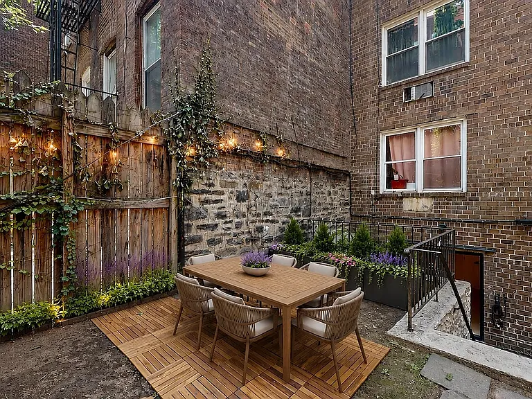 227 E 11th St #B1 — Photo 4