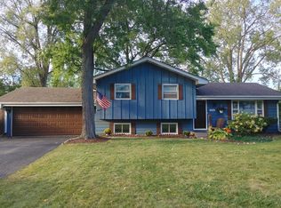 3906 W High St, McHenry, IL 60050