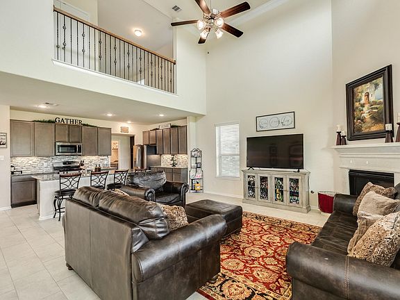 5th image of 119 Bower Bloom Dr