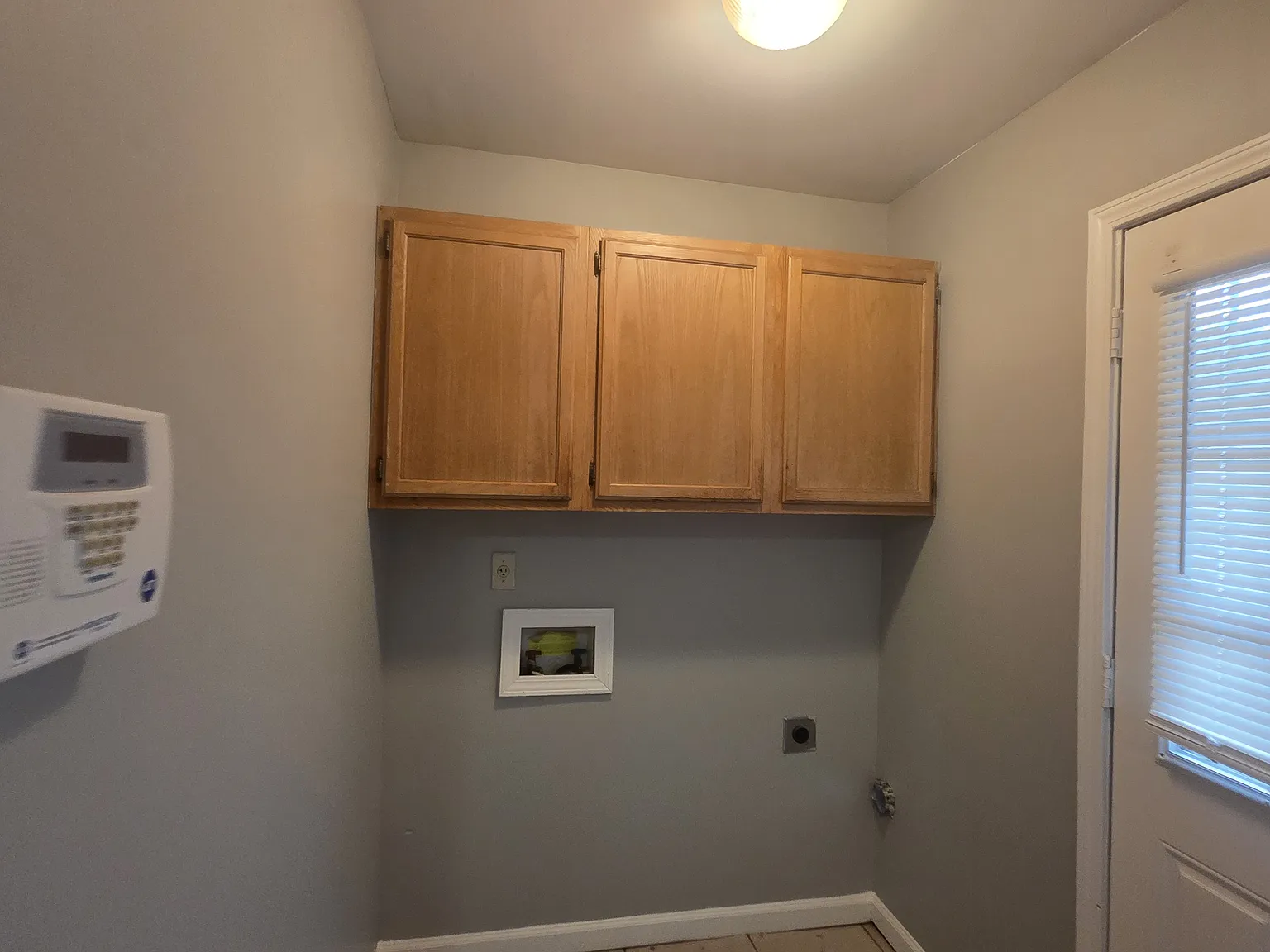 Beautiful 3-Bed, 2.5-Bath Duplex Unit — Photo 4