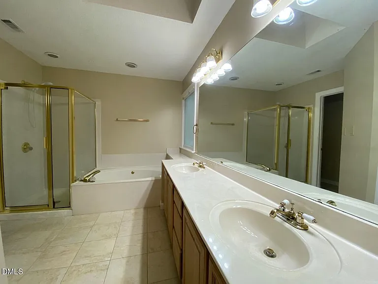 1012 Sturbridge Dr — Photo 14