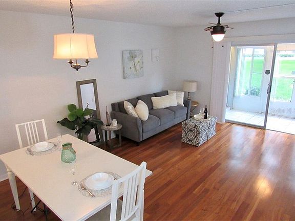 5th image of 1420 Oakhill Dr #103