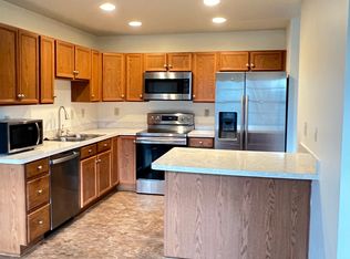 100 Fuzzy Tail Dr, Ranson, WV 25438