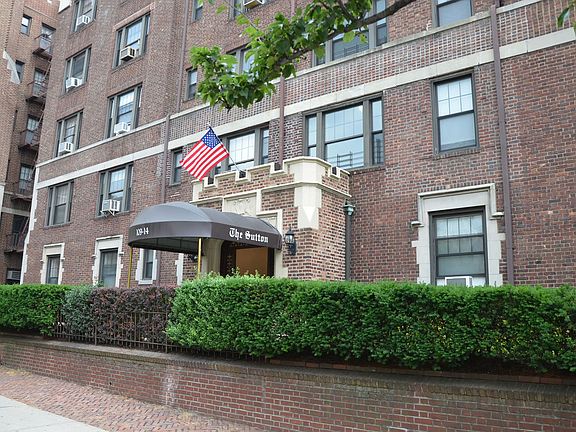 4th image of 10914 Ascan Ave APT 6P