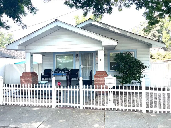 325 Johnson St, Modesto, CA 95354