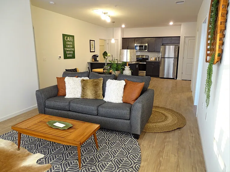 Park West Apartments — Photo 77