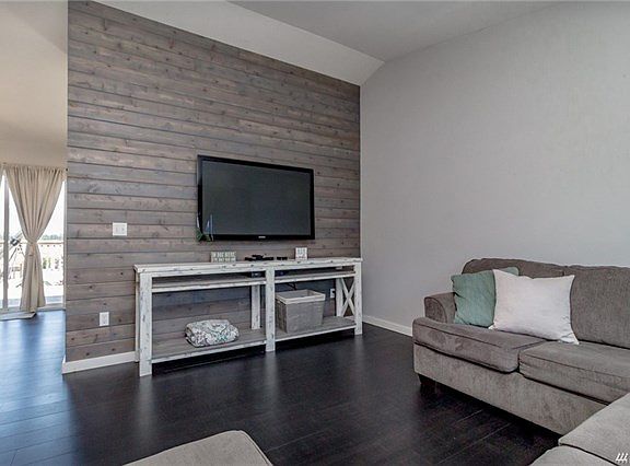 3rd image of 6007 50th St NE