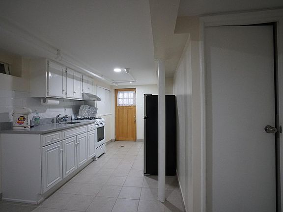 2nd image of 21 Pembroke Ave