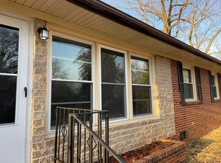 308 Melbourne Rd, Greensboro, NC 27405