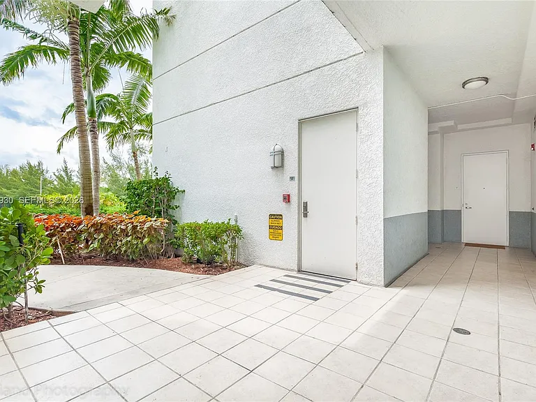 15051 Royal Oaks Ln #101 — Photo 45