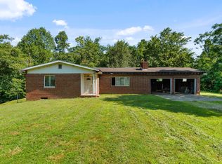 371 Henry Rd, Lesage, WV 25537