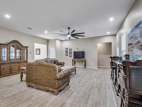 5th image of 1100 Osprey Dr