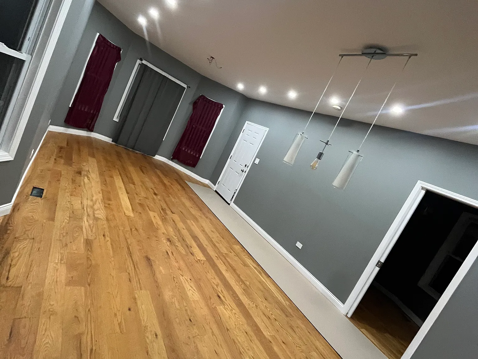 6 bed, $2,100 — Photo 3