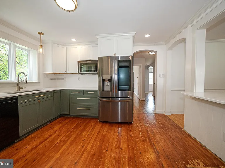 353 S Old Middletown Rd — Photo 12