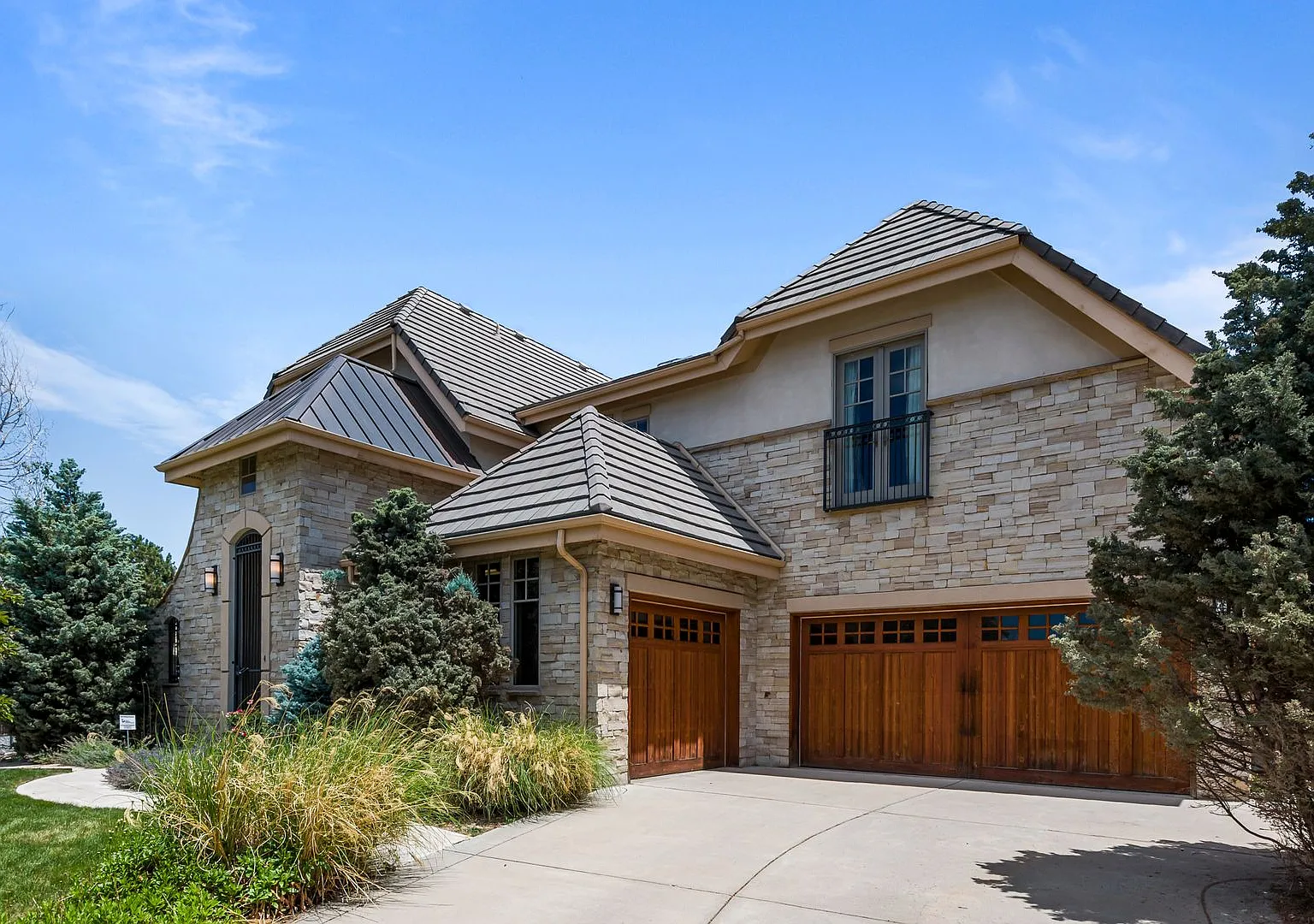 11 Sommerset Cir — Photo 1