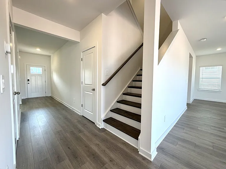 2372 Woodmeadow Dr — Photo 17