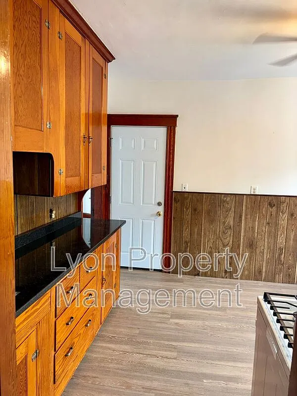 1 bed, 1.0 bath, $1,250 — Photo 4