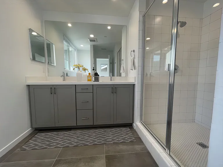 State of the Art, 2 bed 2.5 bath Luxury Condo in Ventura! — Photo 15