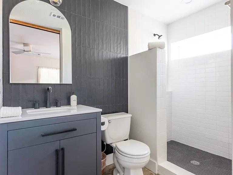2202 Santa Rosa St — Photo 16