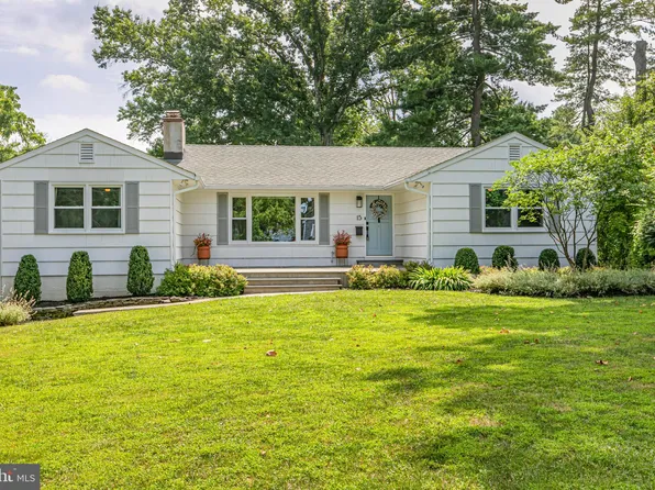 15 Broadripple Dr, Princeton, NJ 08540