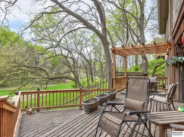 410 Martin Dr, Bellevue, NE 68005