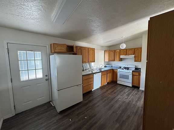 4th image of 6119 S Park Wood Dr