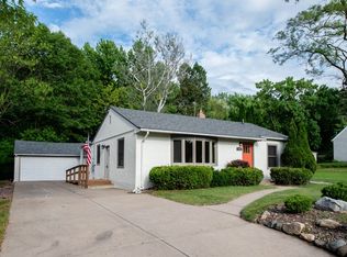 1888 Kennard St N, Maplewood, MN 55109