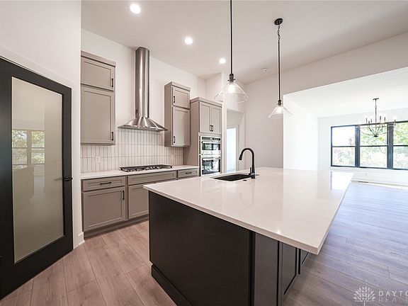 7th image of this home