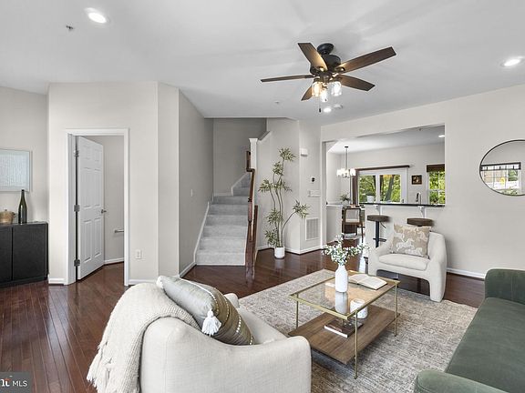 4th image of 9505 Liverpool Ln #93