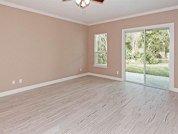 4th image of 313 Crystal Lake Dr