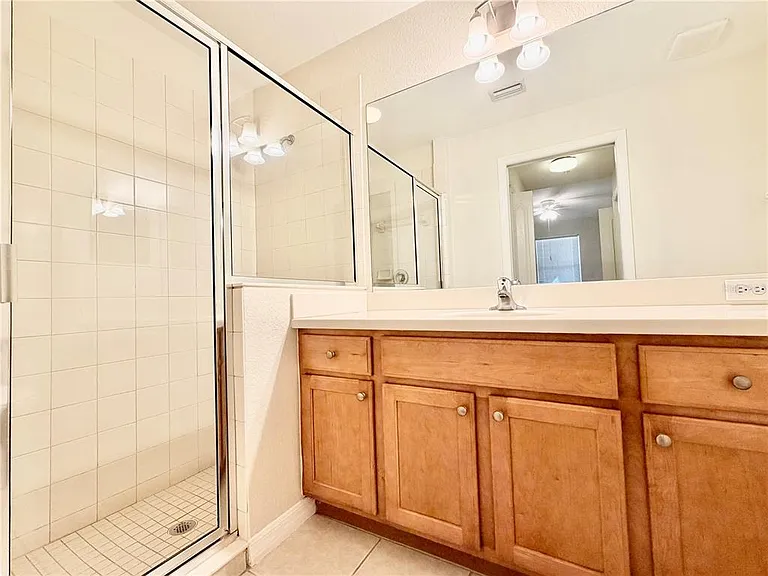 819 Fairwaycove Ln #102 — Photo 28