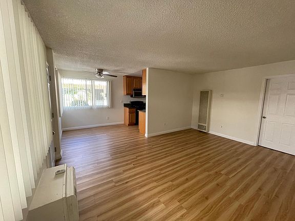 3rd image of 636 W Wilson Ave #106