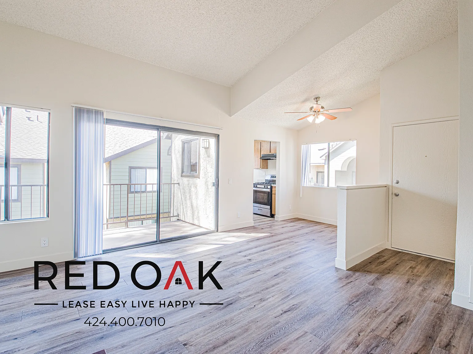 Incredible One Bedroom with Vaulted Ceilings, Fireplace, Private Balcony, Pool, and Included Park... — Photo 2